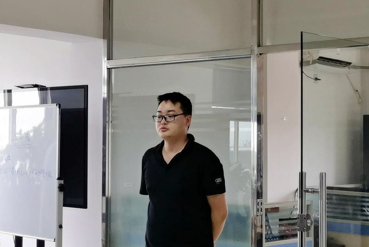 萝卜视频APP入口科技8月總結會如期而至